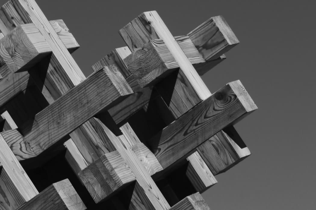 Nested Struct vs Embedded Struct di Go: Perbedaan Utama - Part 1
